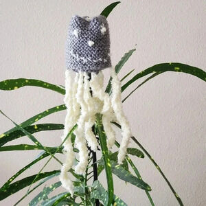 Knitted octopus